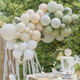 Balloon Garland: Exceptional decor ideas, hire us for free